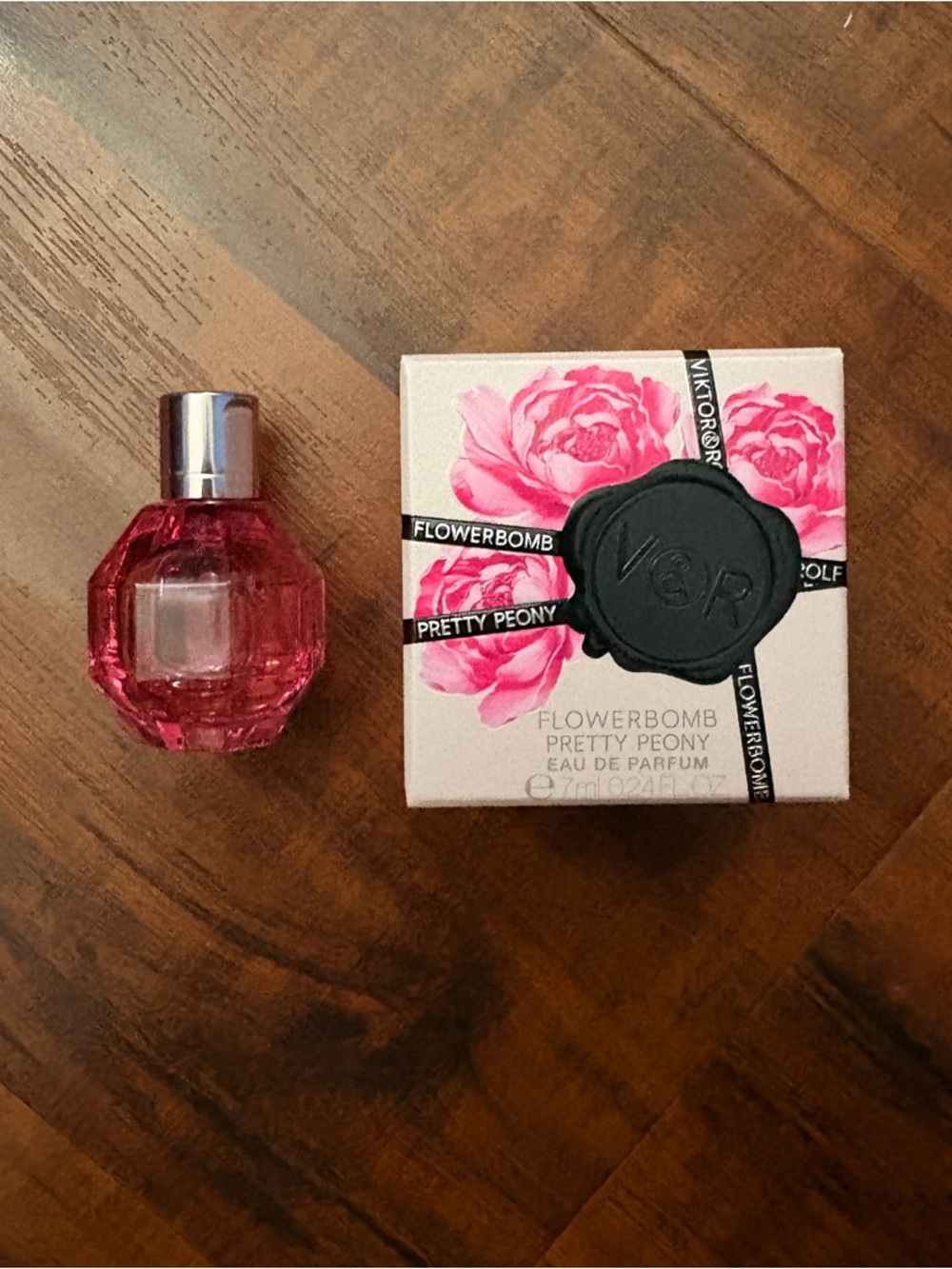 New Viktor & Rolf Flowerbomb Pretty Peony Eau de Mini Dabber .24 oz
